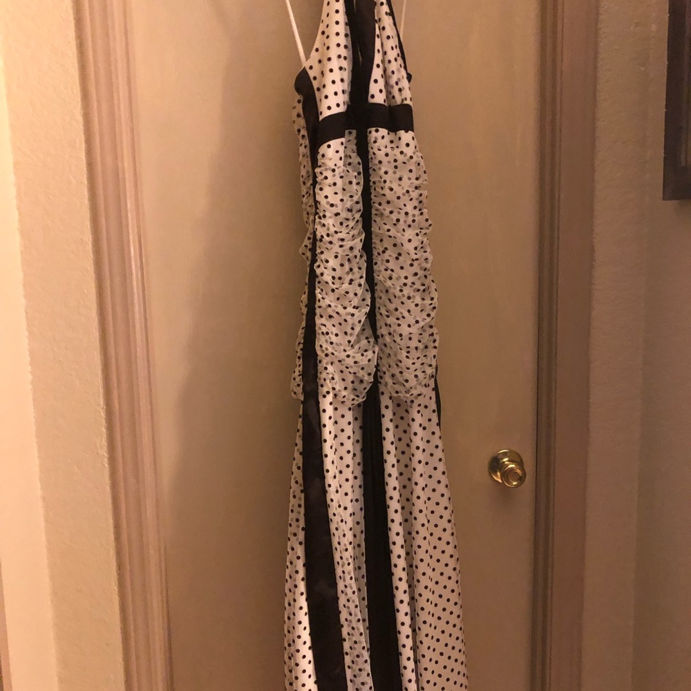 Dress - Picture 4 of 5